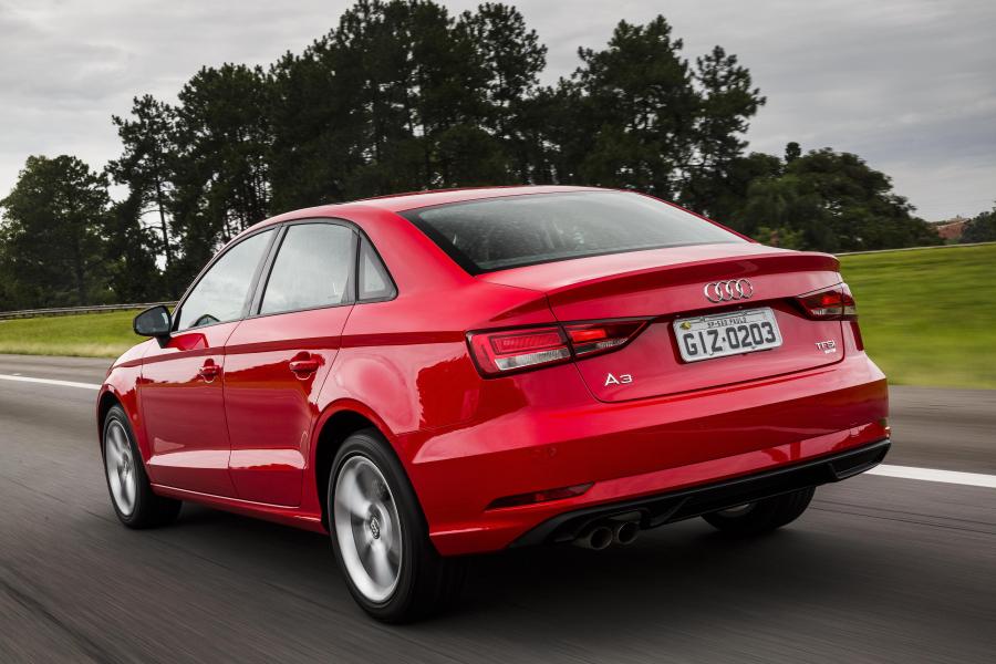  Audi A3 Sedan 1.4 TFSI Flex (8V) 2017 года  (LA) (фото 16 из 19)